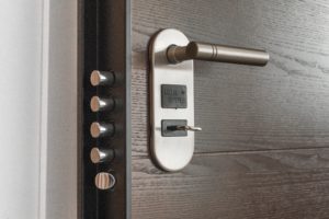 Calling a locksmith 